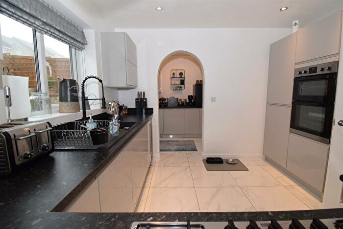 4 Bedroom Detached House For Sale In Coalburn Crescent, Crich, DE4