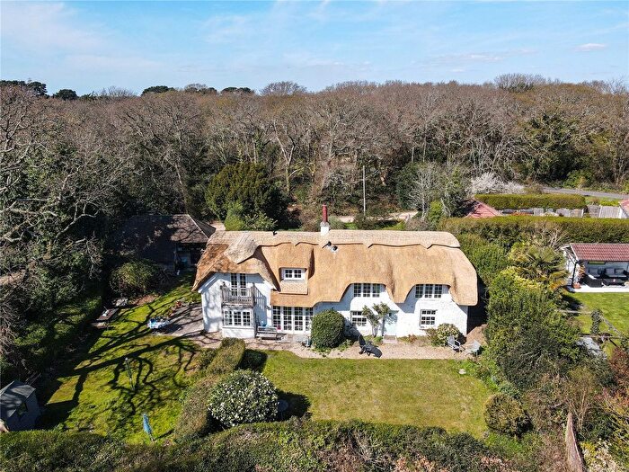 2 Bedroom Detached House For Sale In Barton Common Lane, New Milton, Hampshire, BH25