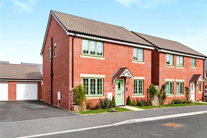 4 Bedroom Detached House For Sale In Saturn Close, BA12