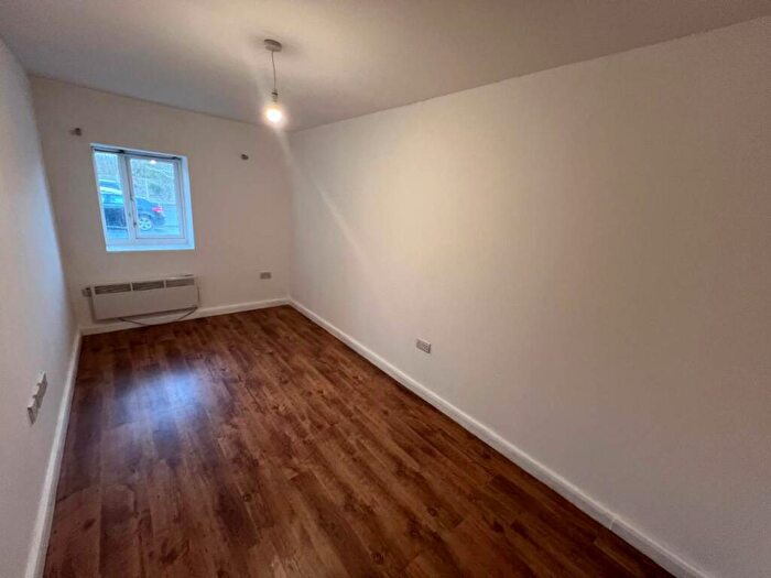 1 Bedroom Flat To Rent In Whingate Mill, Leeds, LS12