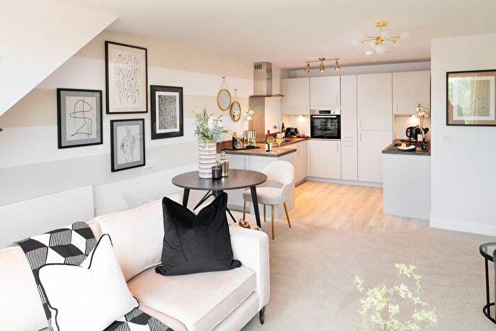 1 Bedroom Flat To Rent In London Road, Bagshot, GU19