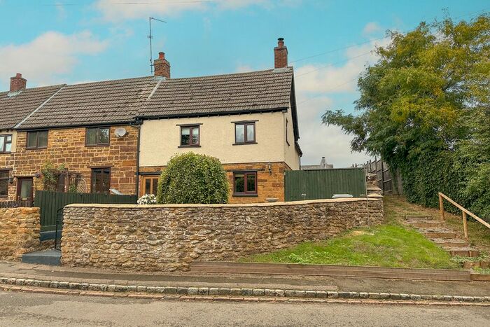 3 Bedroom Cottage For Sale In Bridle Way, Great Cransley, NN14