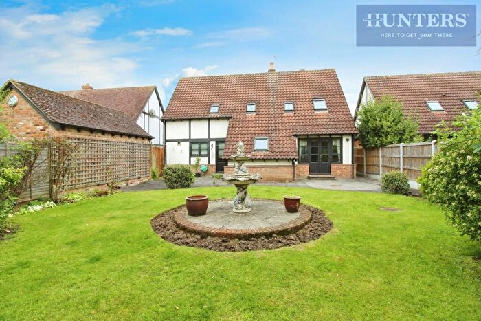 5 Bedroom House To Rent In Tanners Way, Hunsdon, SG12