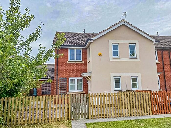 2 Bedroom End Of Terrace House To Rent In Azov Close, Bristol, BS7