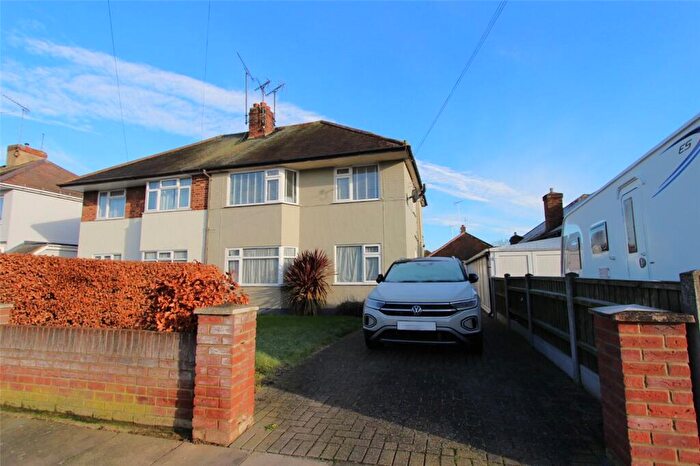 2 Bedroom Apartment To Rent In Thornford Gardens, Southend-on-Sea, Essex, SS2