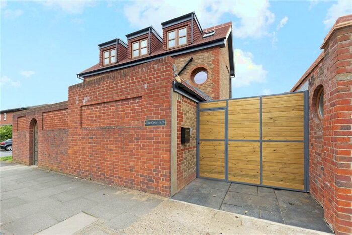 3 Bedroom Detached House To Rent In Avenue Road, New Malden, KT3