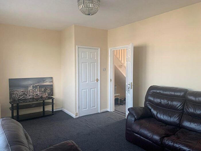 2 Bedroom Flat To Rent In Alcester Road, Kings Heath, B14