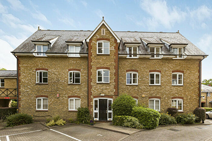 2 Bedroom Apartment To Rent In North Road, Hertford, SG14