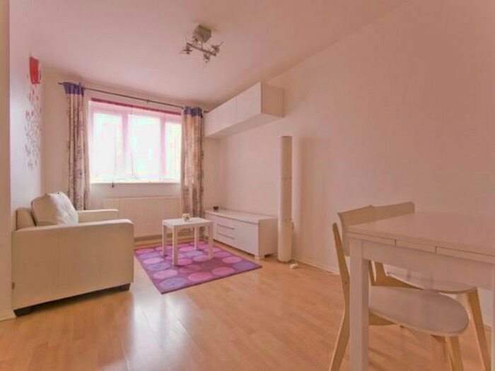 1 Bedroom Flat To Rent In Bream Close, London, N17