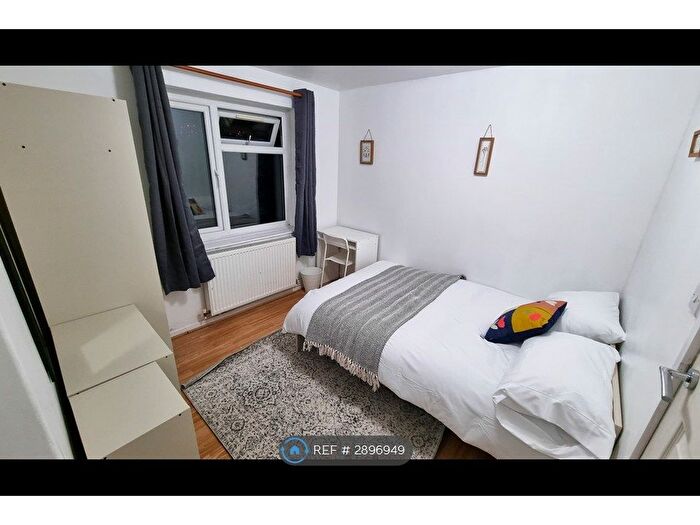 5 Bedroom Semi-Detached House To Rent In Brooks Road, London, E13