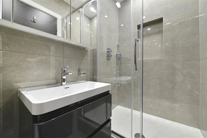 3 Bedroom Flat To Rent In St. Johns Wood Park, St. Johns Wood, NW8