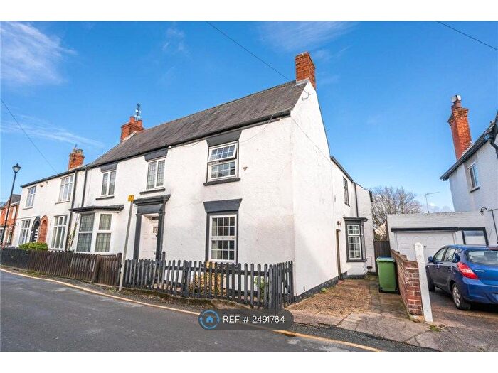 3 Bedroom Semi-Detached House To Rent In Pinfold Lane, Grimsby, DN33