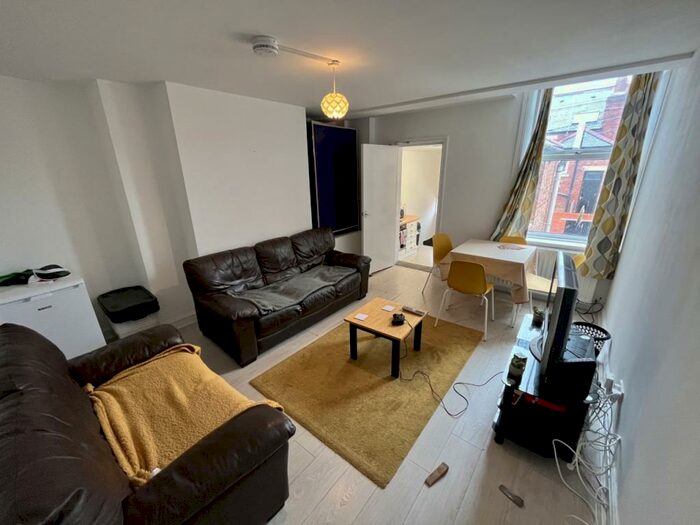 5 Bedroom Maisonette To Rent In Forsyth Road, West Jesmond, NE2