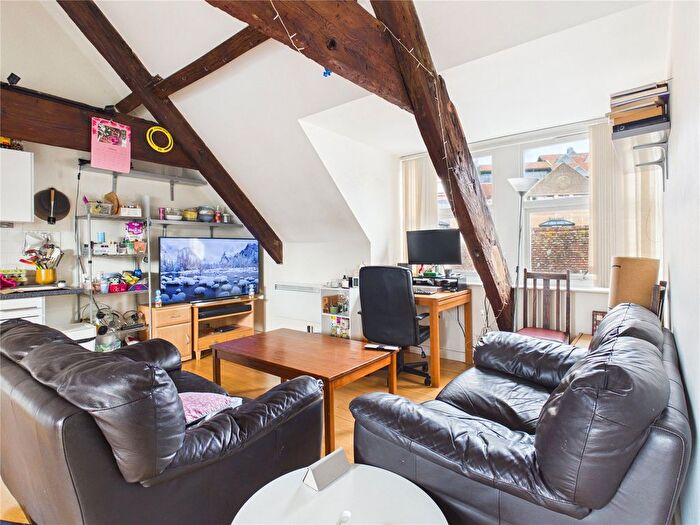 1 Bedroom Flat To Rent In Crusader House, Bristol, BS1