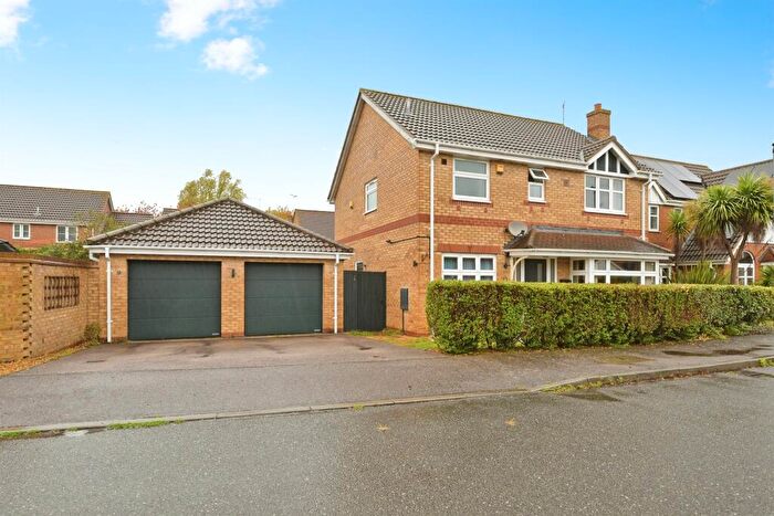 4 Bedroom Detached House For Sale In Rolls Close, Yaxley, Peterborough, PE7