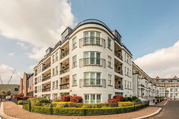 4 Bedroom Flat To Rent In Imperial Crescent, Imperial Wharf, SW6