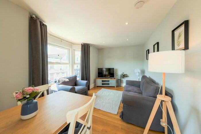 2 Bedroom Flat To Rent In North Street, Bedminster, Bristol, BS3