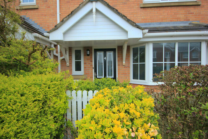 2 Bedroom End Of Terrace House To Rent In Trafalgar Place, Lytham St. Annes, FY8