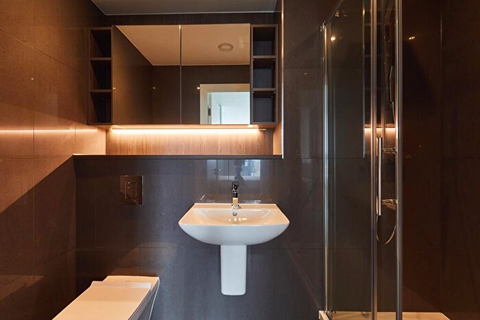 2 Bedroom Apartment To Rent In South Tower, Owen Street, M15