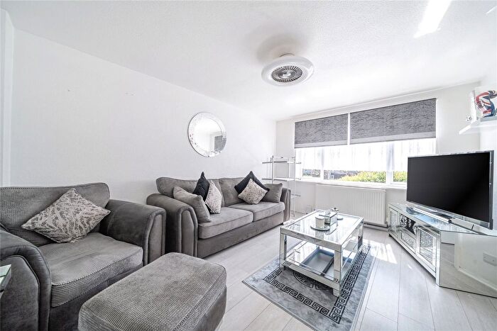 1 Bedroom Flat For Sale In Glendower Crescent, Orpington, BR6