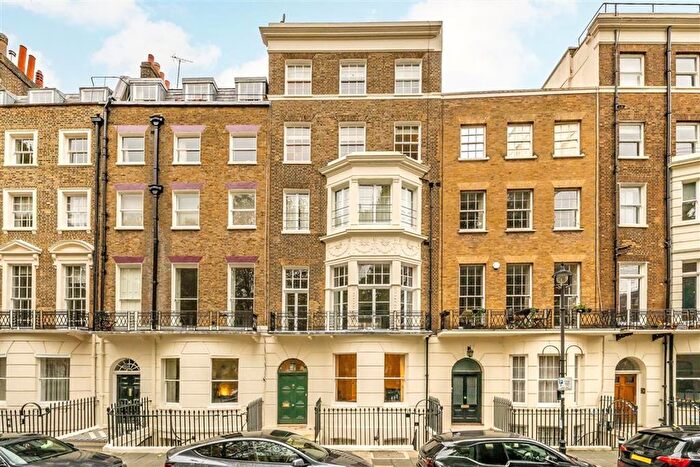 3 Bedroom Flat To Rent In Montagu Square, Marylebone, W1H