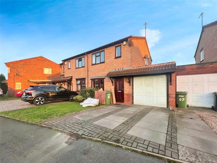 3 Bedroom Detached House To Rent In Leybourne Crescent, Wolverhampton, West Midlands, WV9