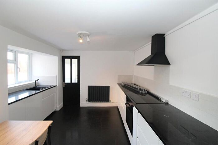 4 Bedroom House To Rent In Eclipse Street, Cardiff, CF24