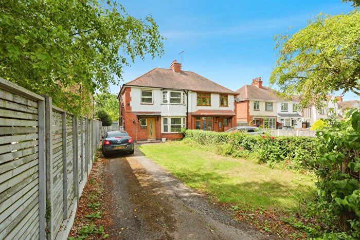 3 Bedroom Semi-Detached House For Sale In Higham Lane, Nuneaton, CV11