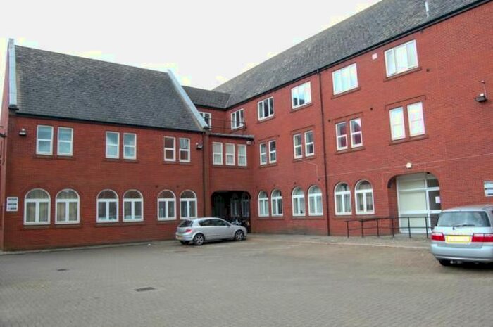 2 Bedroom Flat To Rent In Bishopstone House, Ashburnham Road MK40