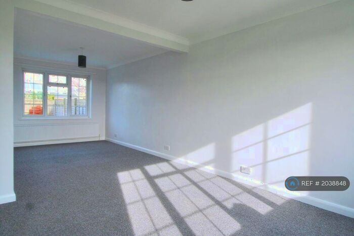 3 Bedroom End Of Terrace House To Rent In Sevenoaks Road, Eastbourne, BN23