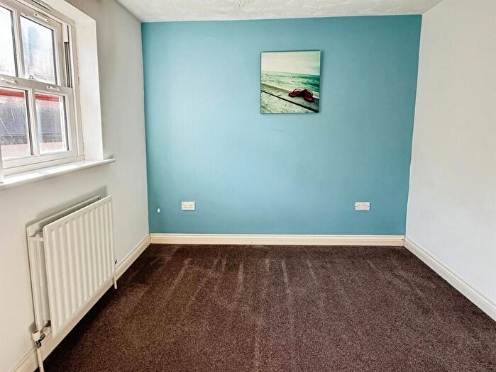 2 Bedroom Flat For Sale In Riverside Place, Fordingbridge, SP6