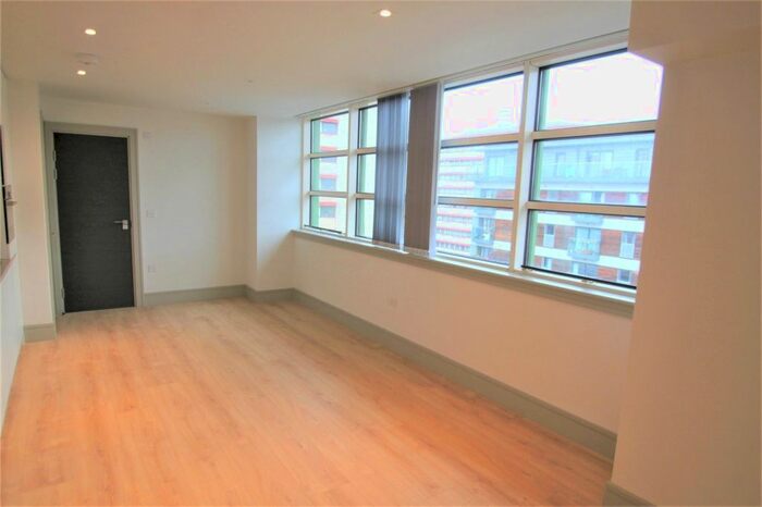 Studio To Rent In Market Square, Uxbridge, Greater London, UB8