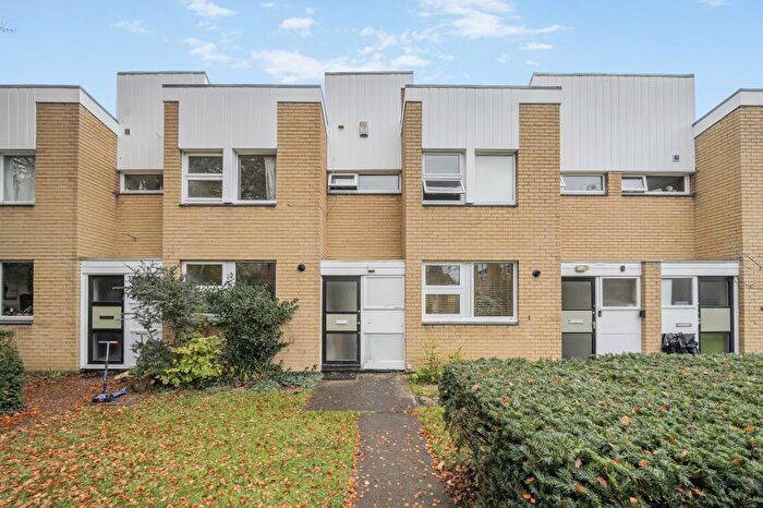 3 Bedroom Terraced House To Rent In The Paddox, Oxford, OX2