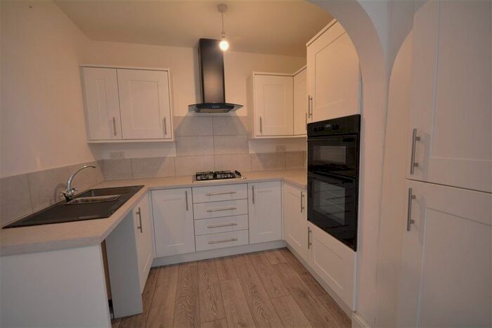 2 Bedroom Flat To Rent In Vickers Street, Castleford, WF10