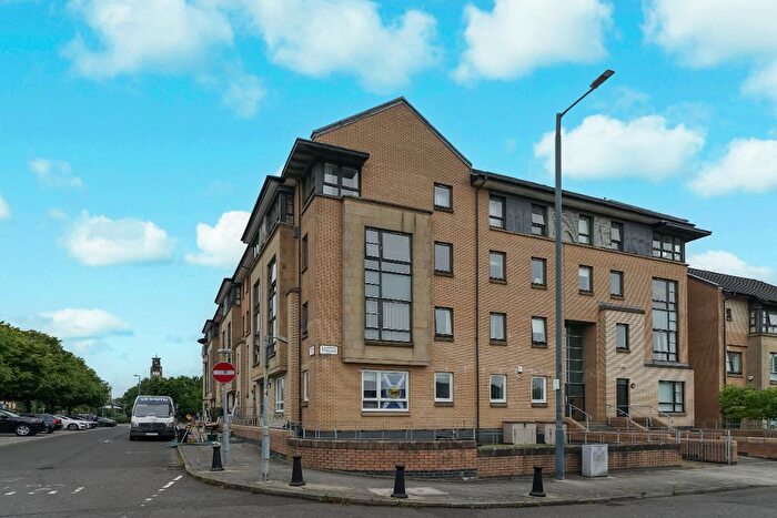 2 Bedroom Flat For Sale In Camden Terrace, Glasgow, G5