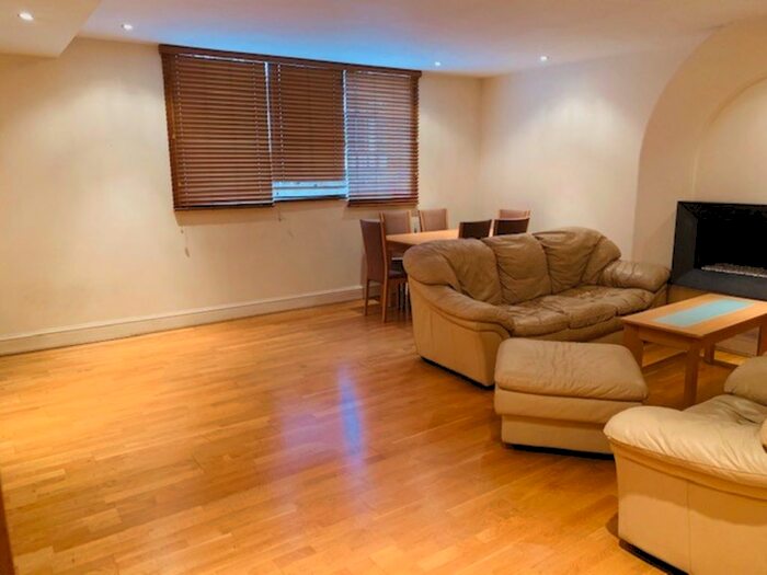 1 Bedroom Flat To Rent In Russell Hill Place, Purley, CR8