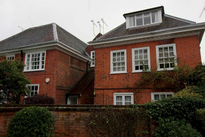 2 Bedroom Flat To Rent In Riverhead House, Riverhead, Sevenoaks, TN13