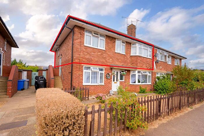 2 Bedroom Flat For Sale In Devon Drive, Kettering, NN15