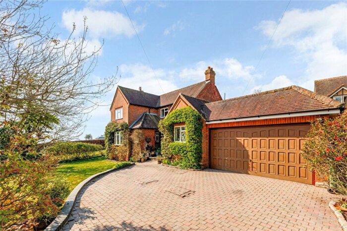 3 Bedroom Detached House For Sale In Hardings Green, Cookham Dean, Berkshire, SL6
