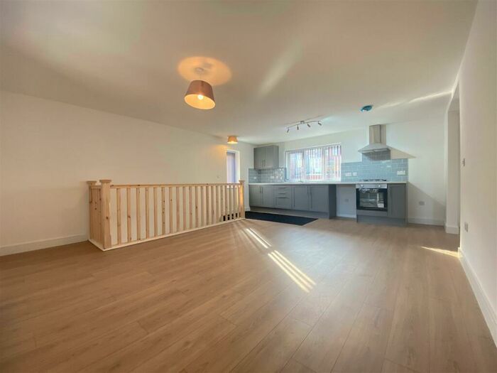 1 Bedroom Apartment To Rent In Cherry Orchard, Kidderminster, Worcestershire, DY10