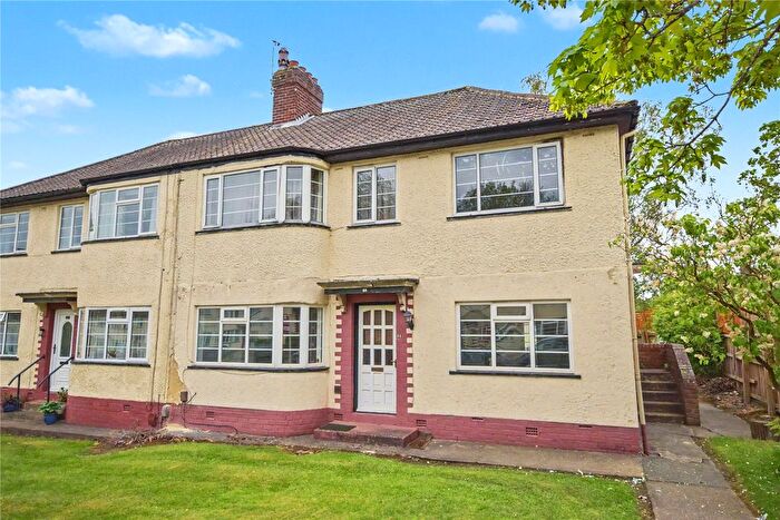 2 Bedroom Flat For Sale In Redesdale Gardens, Leeds, West Yorkshire, LS16