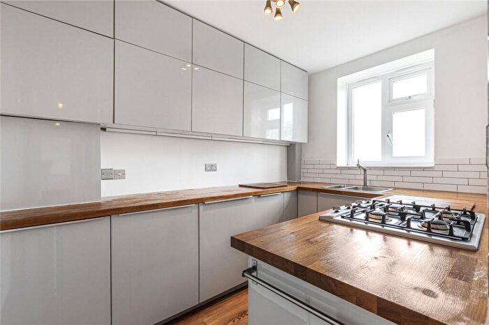 2 Bedroom Apartment To Rent In Chart Street, Shoreditch, London, N1