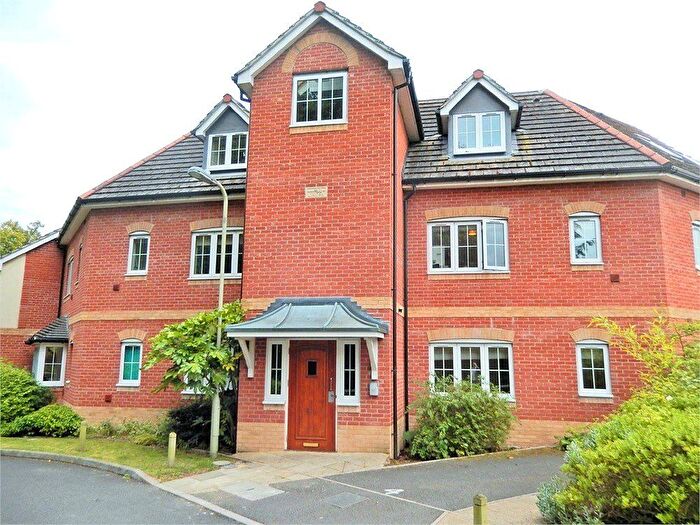 2 Bedroom Flat To Rent In Grove Place, Winchester, Hampshire, SO22