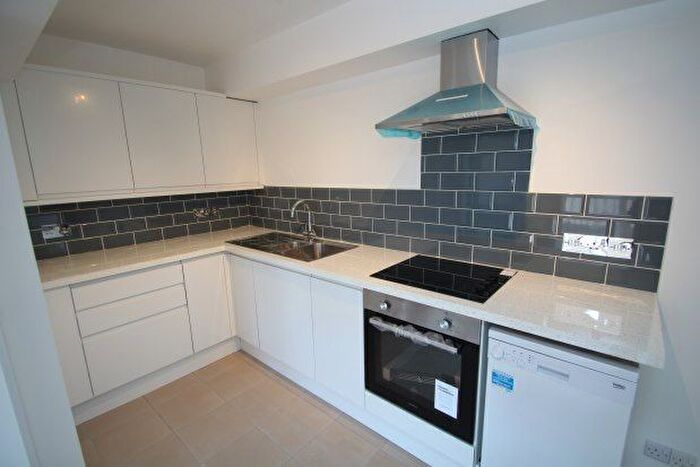 2 Bedroom Flat To Rent In Maresfield, Croydon, CR0