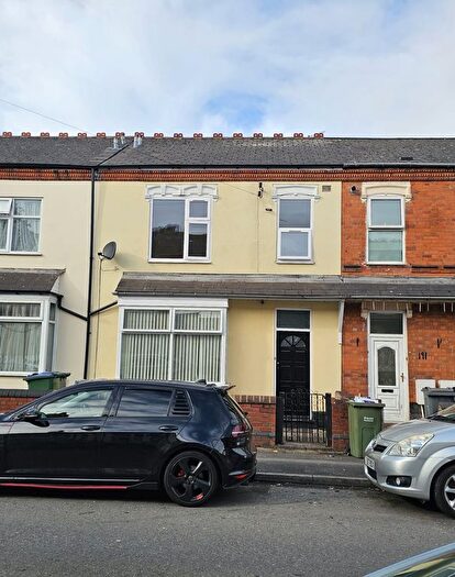 3 Bedroom Terraced House To Rent In Smethwick, B67