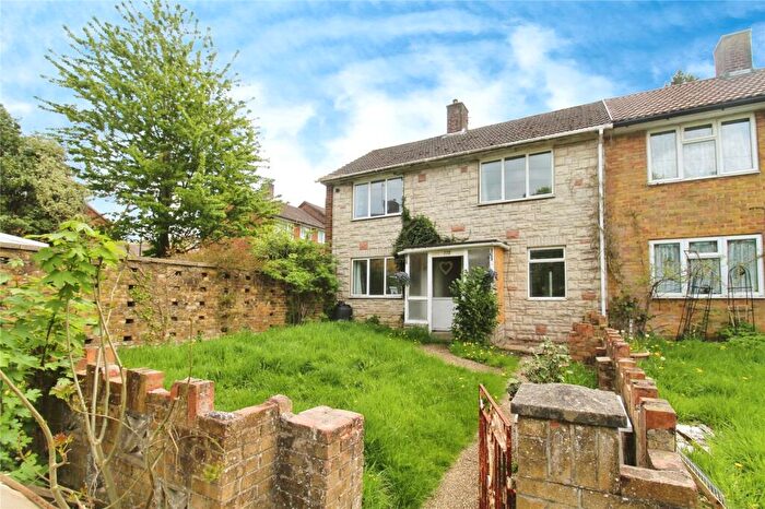 3 Bedroom Semi-Detached House For Sale In Hinkler Road, Southampton, Hampshire, SO19