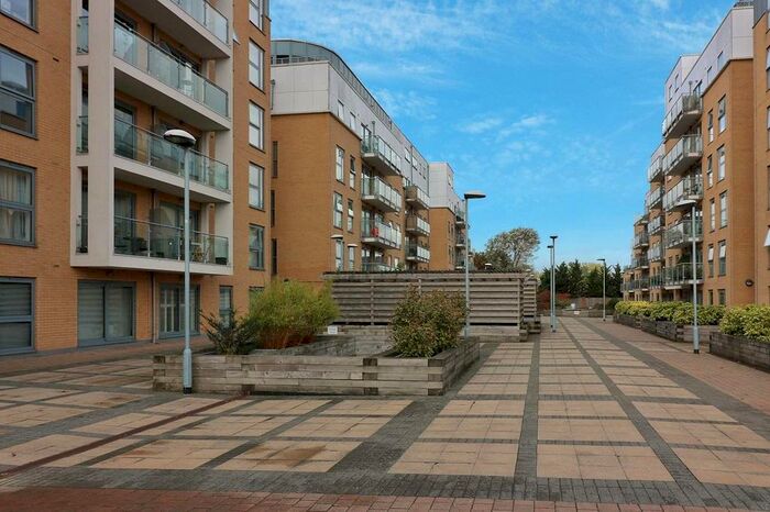 2 Bedroom Flat To Rent In Woolners Way, Stevenage, SG1