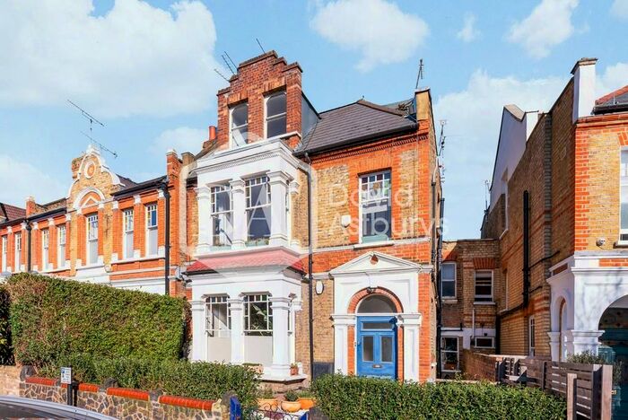 2 Bedroom Apartment To Rent In Weston Park, Crouch End, London, N8