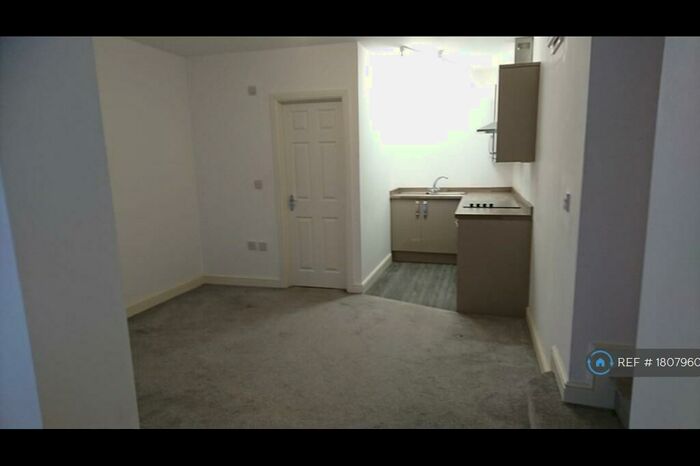 Studio To Rent In High Street, Edwinstowe, Mansfield, NG21