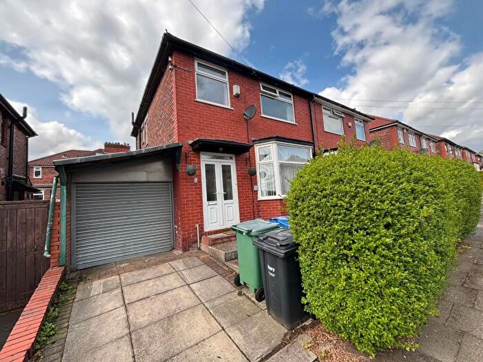 3 Bedroom Semi-Detached House To Rent In Oldfield Road, Prestwich, M25